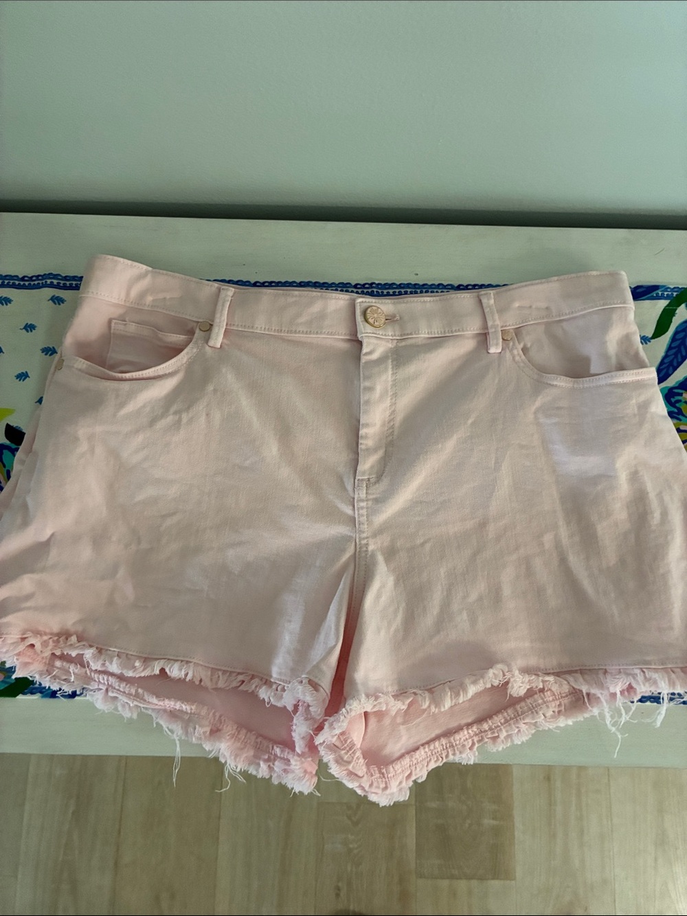Lilly Pulitzer Pale Pink Frayed-Hem Denim Shorts